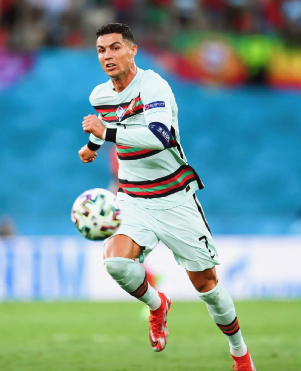Không Thể Tin Nổi! Tại Sao CR7 Vẫn Bùng Nổ Trên Đấu Trường Anh?!